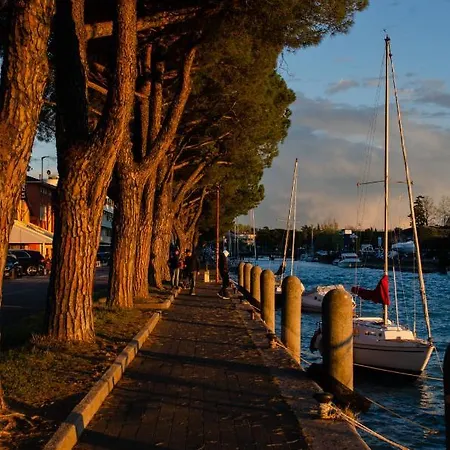 Luminoso * Peschiera del Garda